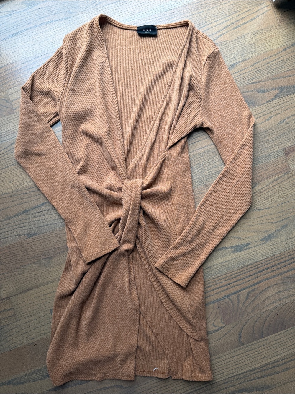 VICI Ribbed Front-Tie dress in Camel